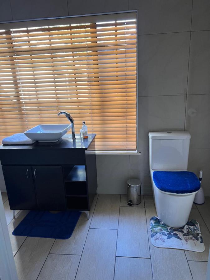 2 Op Terblanche Guesthouse Боксбург Экстерьер фото