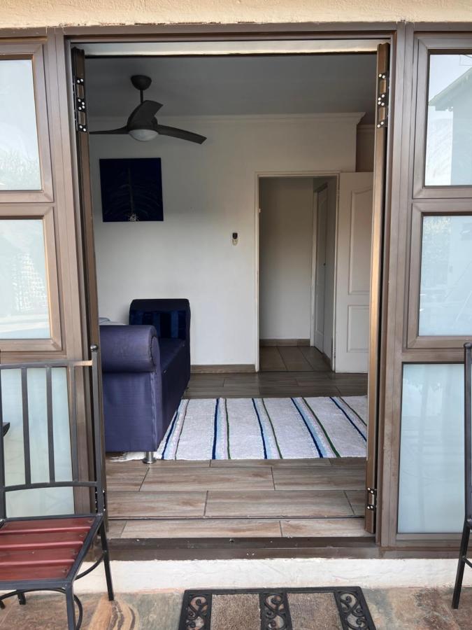 2 Op Terblanche Guesthouse Боксбург Экстерьер фото