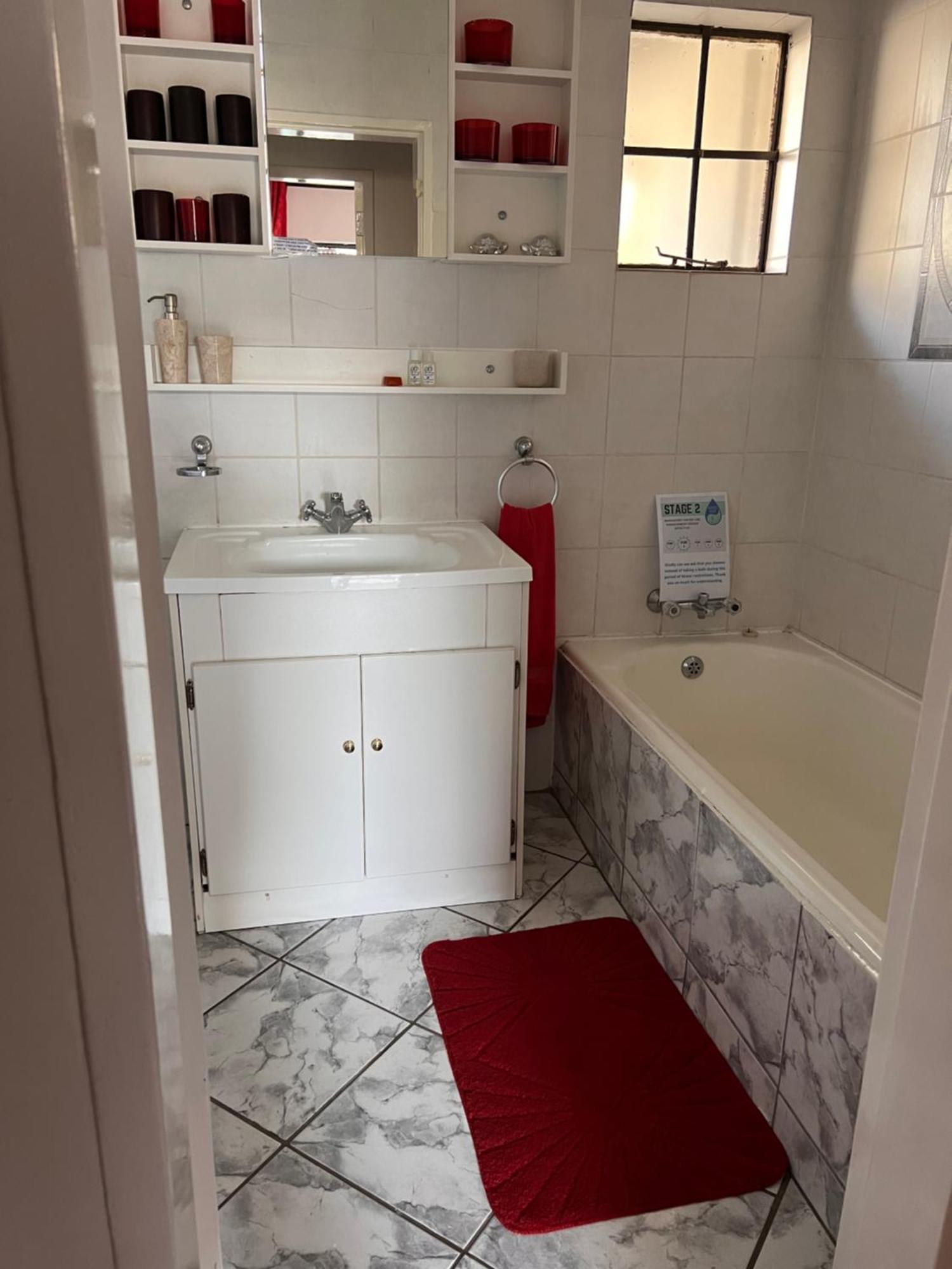 2 Op Terblanche Guesthouse Боксбург Экстерьер фото