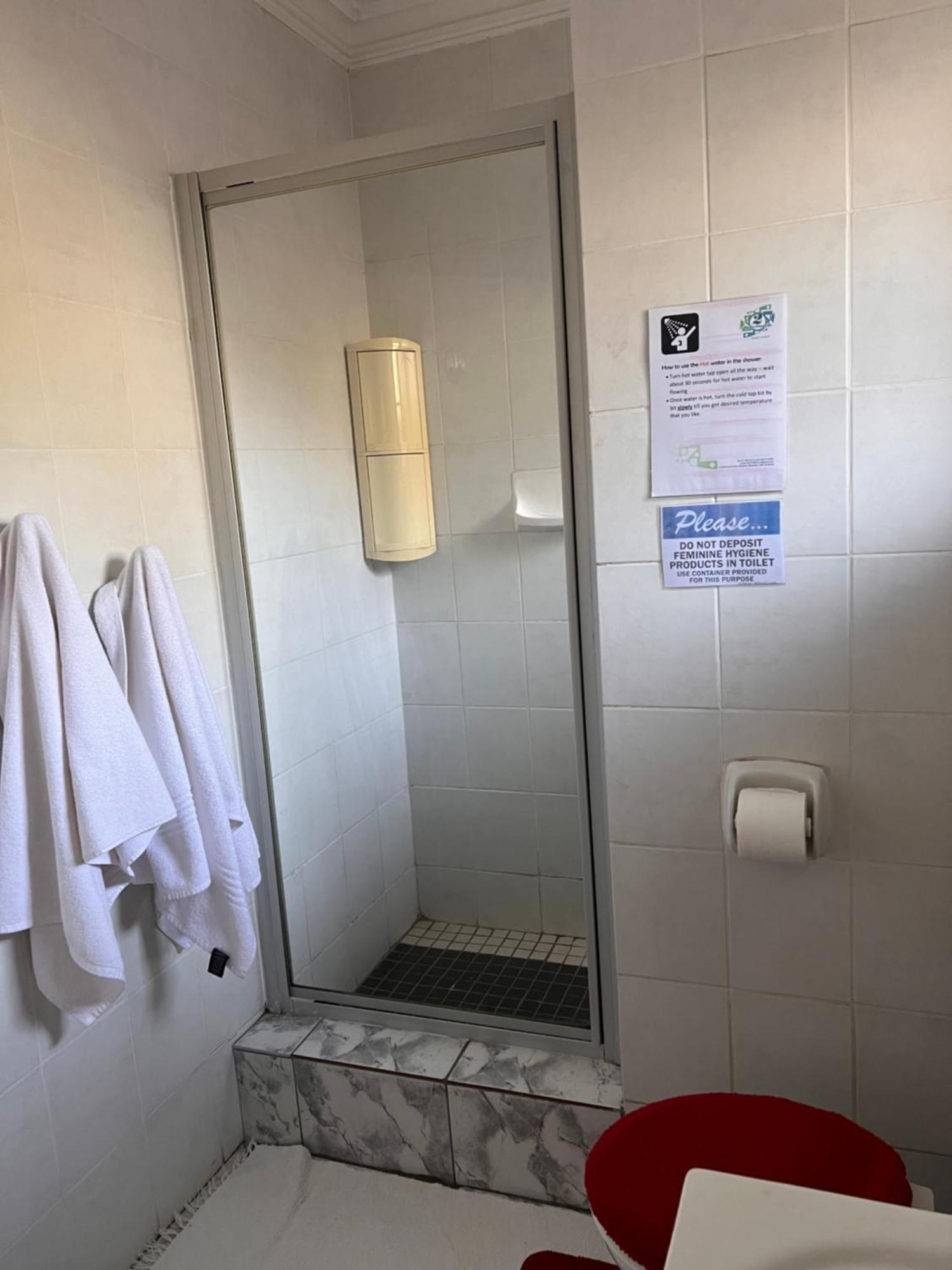 2 Op Terblanche Guesthouse Боксбург Экстерьер фото