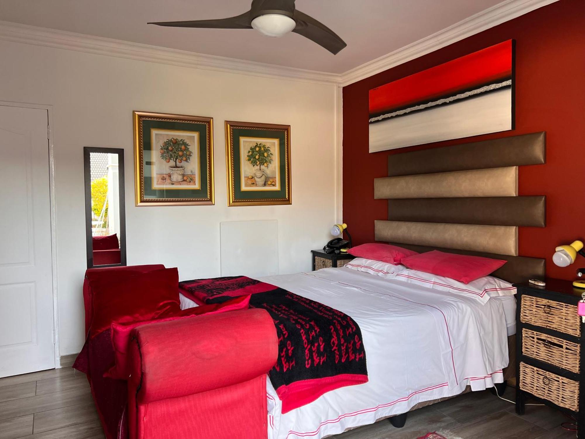 2 Op Terblanche Guesthouse Боксбург Экстерьер фото