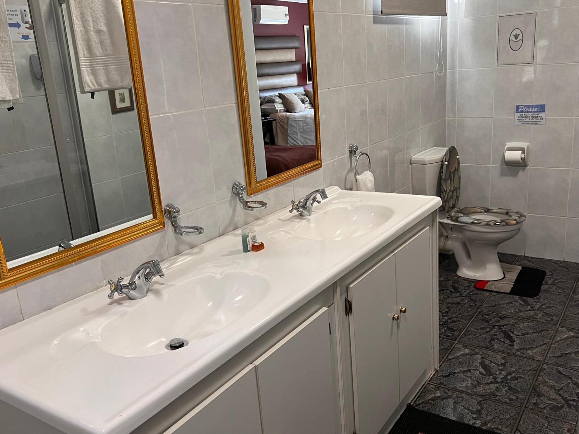 2 Op Terblanche Guesthouse Боксбург Экстерьер фото