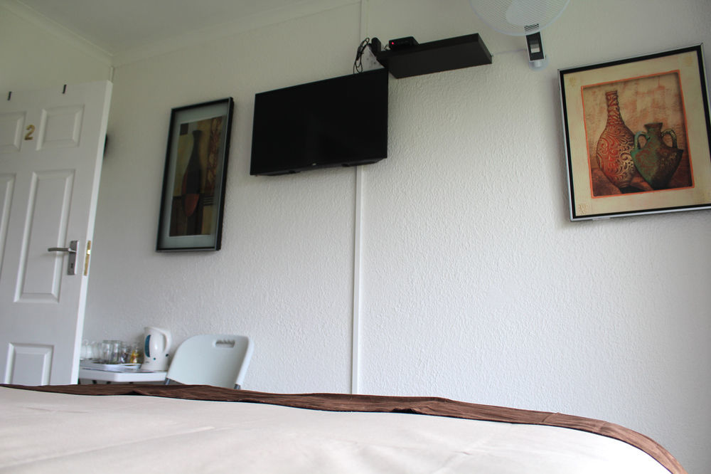 2 Op Terblanche Guesthouse Боксбург Экстерьер фото