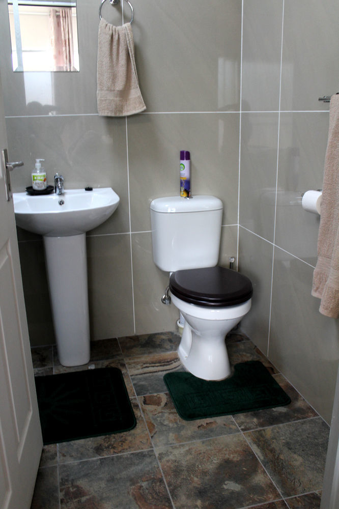 2 Op Terblanche Guesthouse Боксбург Экстерьер фото